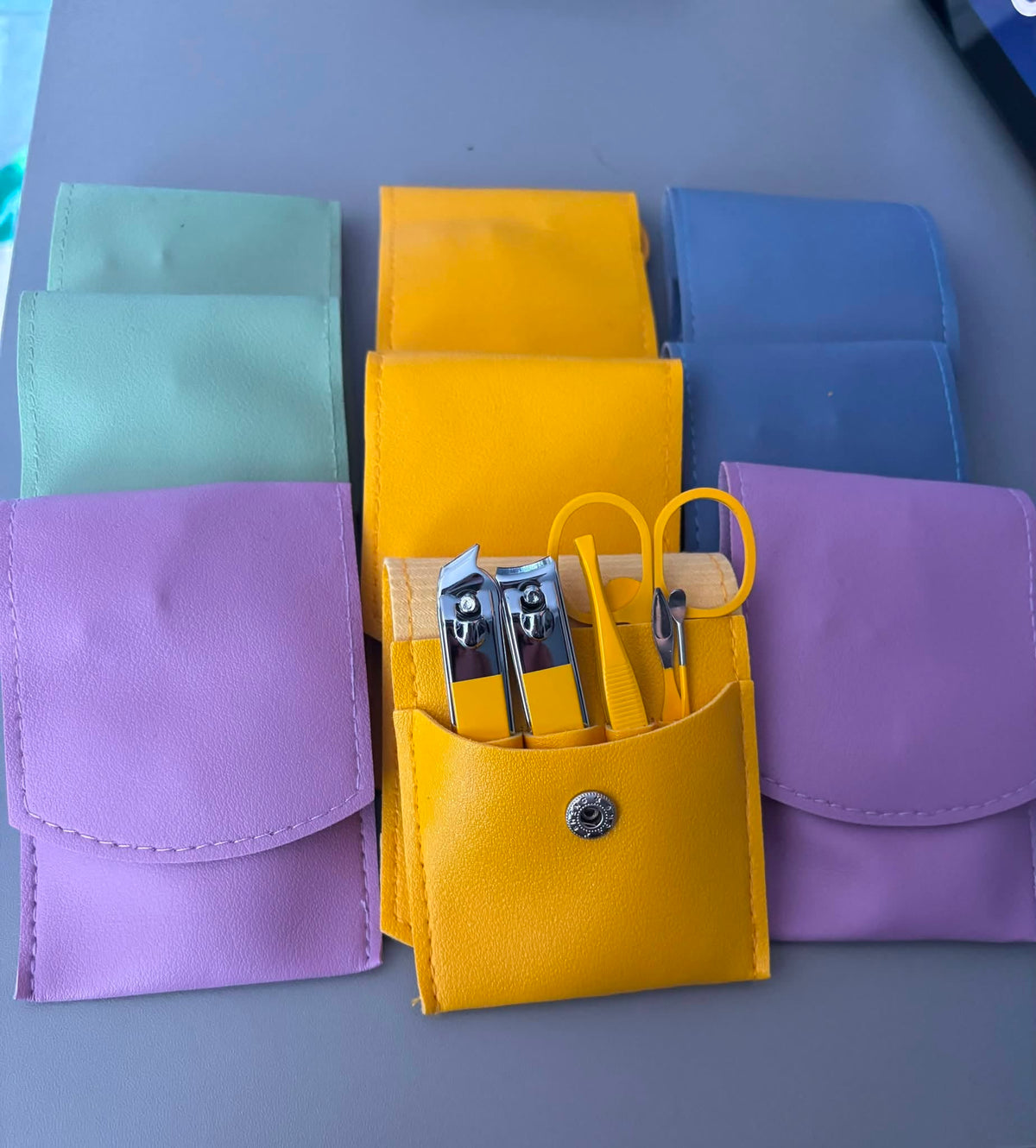 5PC MANICURE HANDBAG SET