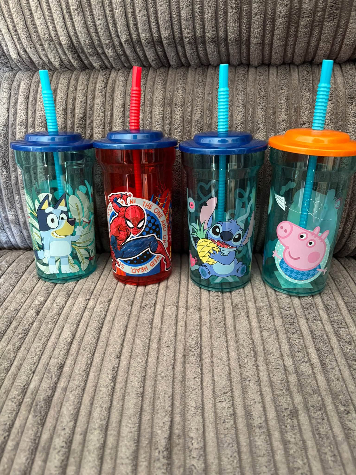 CHARACTER DRINKING CUPS WITH LIDS